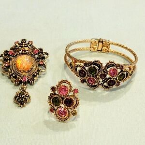 AUSTRIAN LITES,GORGEOUS VINTAGE SARA COVENTRY SET,IN EXCELLENT CONDITION.